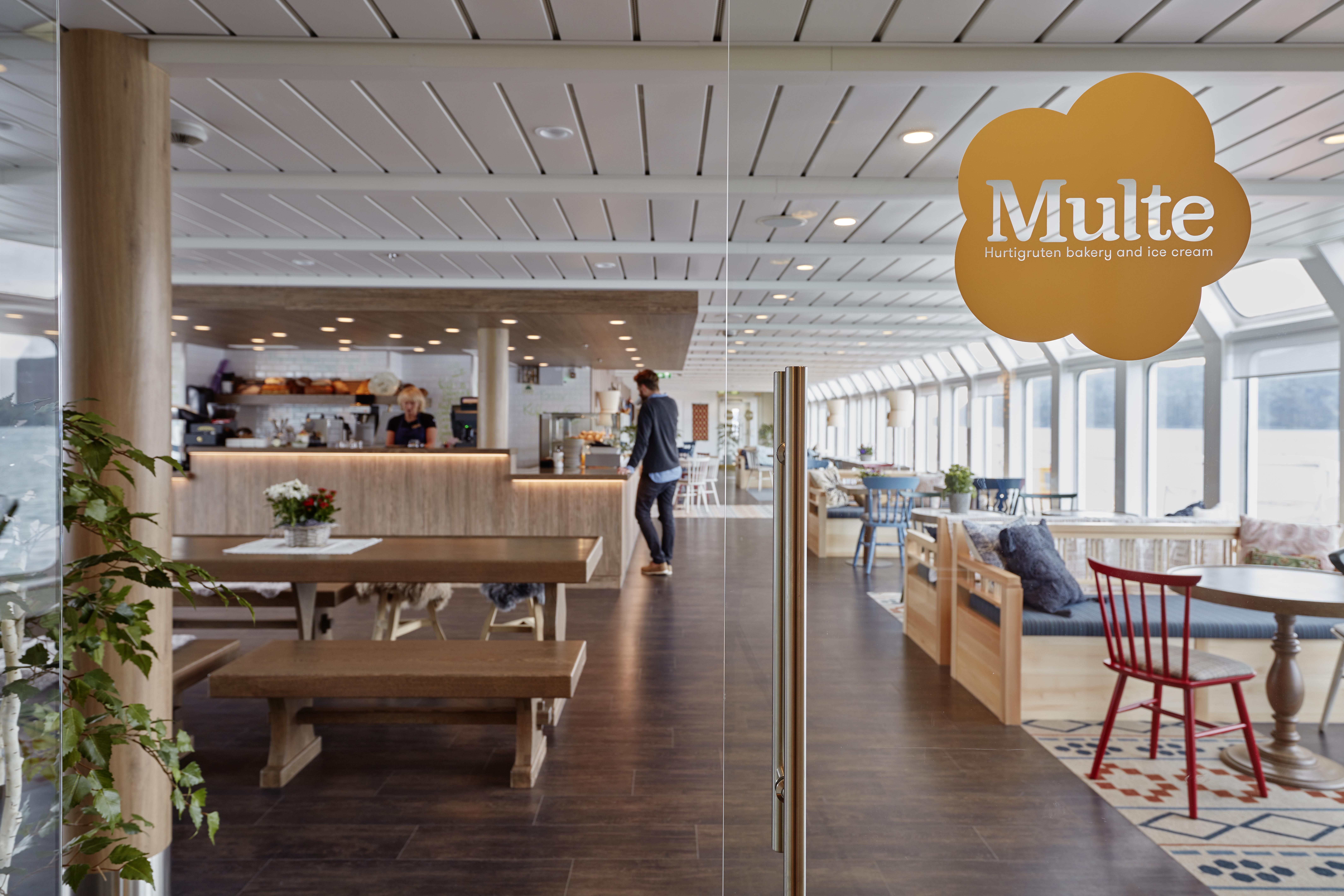 MS Nordkapp - Multe